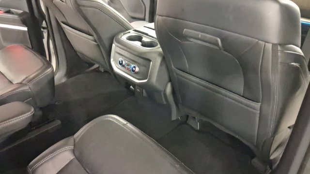 Used 2025 Ford Expedition Platinum w/ Driver's Package AWD/4WD image 18