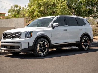 Used 2023 Kia Telluride S w/ S Sunroof Package
