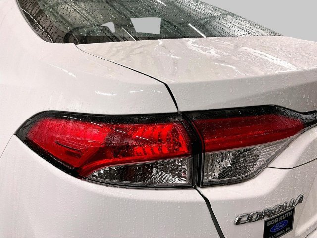 Used 2022 Toyota Corolla LE FWD image 28
