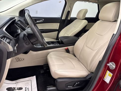 Used 2019 Ford Edge Titanium image 20