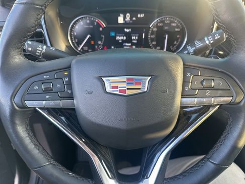 Certified 2025 Cadillac XT6 Premium Luxury image 19