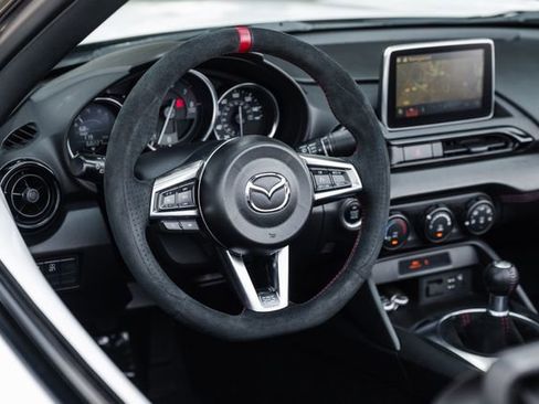 Used 2017 MAZDA MX-5 Miata Club w/ Brembo/BBS Package image 6