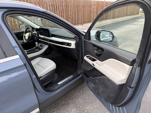 New 2026 Lincoln Aviator 2WD image 9