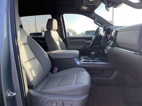 Used 2025 GMC Sierra 1500 SLT w/ SLT Premium Plus Package image 17