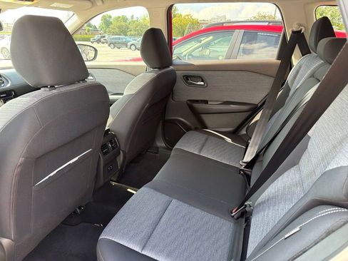 Used 2021 Nissan Rogue SV FWD image 22