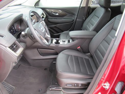 Used 2024 GMC Terrain Denali w/ Denali Premium Package AWD/4WD image 16