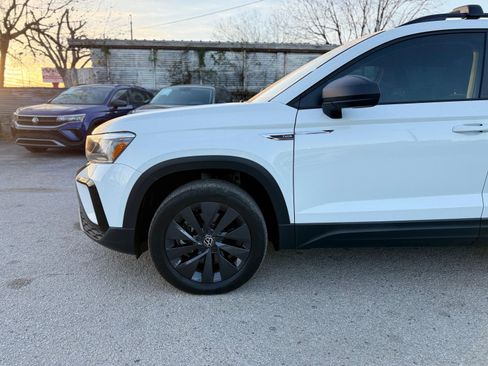 Used 2022 Volkswagen Taos S image 6