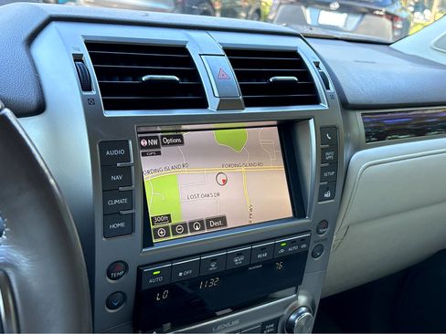 Used 2017 Lexus GX 460 image 10