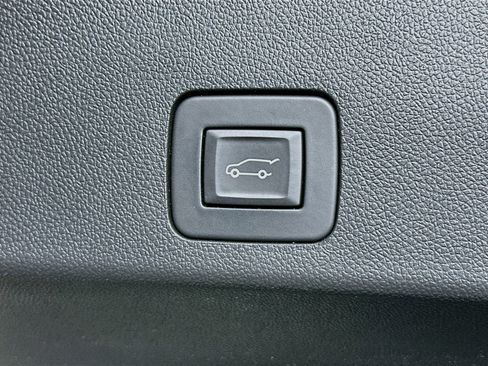 Used 2024 Buick Encore GX Avenir w/ Avenir Technology Package FWD image 28