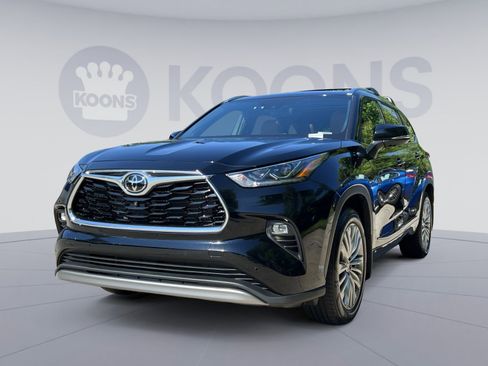 Used 2023 Toyota Highlander Platinum AWD/4WD image 1