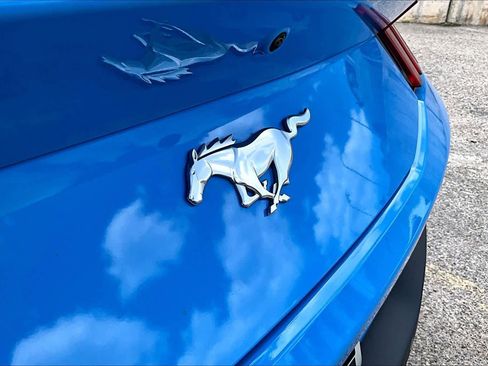 Used 2025 Ford Mustang Coupe RWD image 31