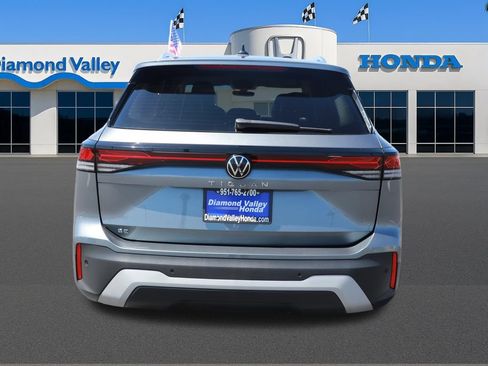 Used 2026 Volkswagen Tiguan SE FWD image 5