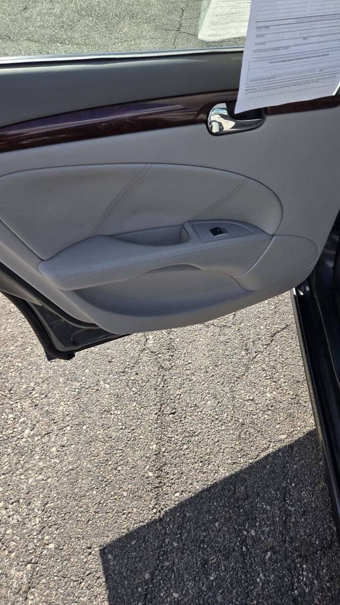 Used 2010 Buick Lucerne CXL FWD image 10