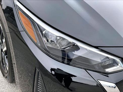 Certified 2025 Nissan Sentra SV w/ Trunk Package image 27