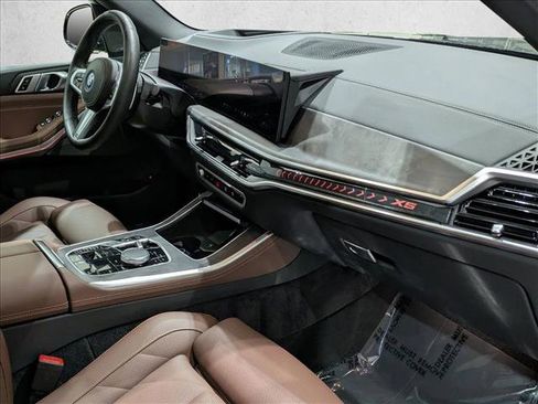 Certified 2026 BMW X5 xDrive50e w/ M Sport Package image 23