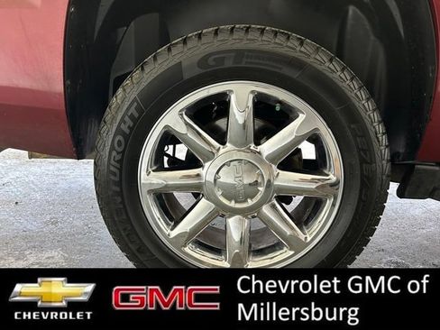 Used 2008 GMC Yukon XL SLT w/ SLT Preferred Equipment Group AWD/4WD image 11