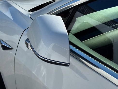 Used 2020 Tesla Model 3 Standard Range image 8