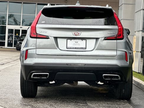Used 2024 Cadillac XT4 Premium Luxury image 5