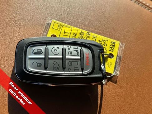 New 2026 Chrysler Pacifica Pinnacle w/ Trailer Tow Group image 36