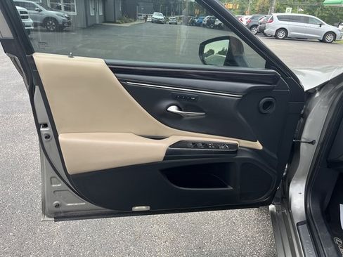 Used 2021 Lexus ES 250 w/ Premium Package AWD/4WD image 16