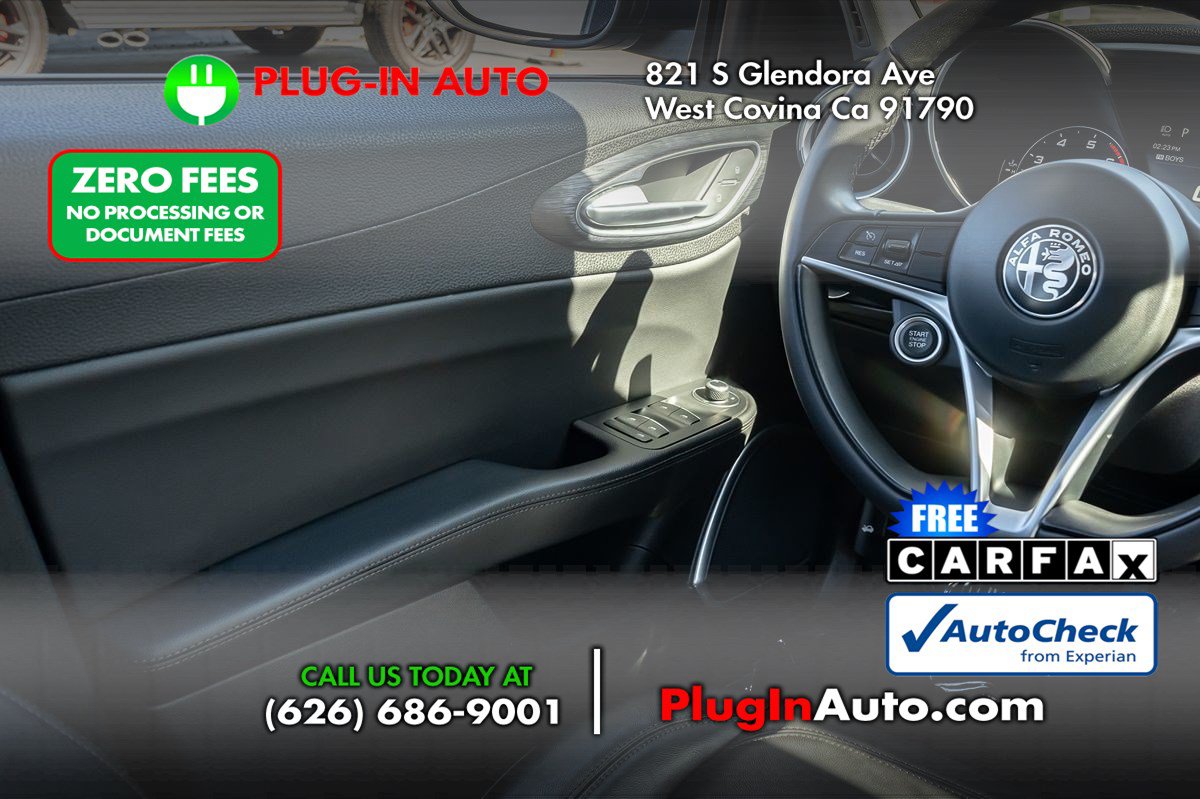 Used 2019 Alfa Romeo Giulia w/ Quick Order Package 22K Sport RWD image 16