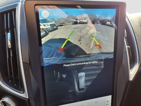 Used 2024 Ford Edge SEL w/ Convenience Package image 11