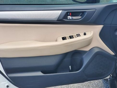 Used 2018 Subaru Outback 2.5i Premium AWD/4WD image 8