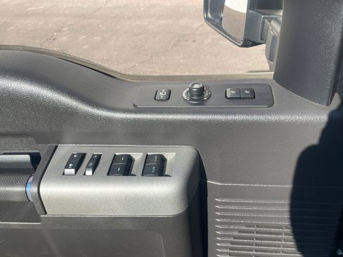 Used 2015 Ford F350 Lariat w/ Lariat Interior Package image 16