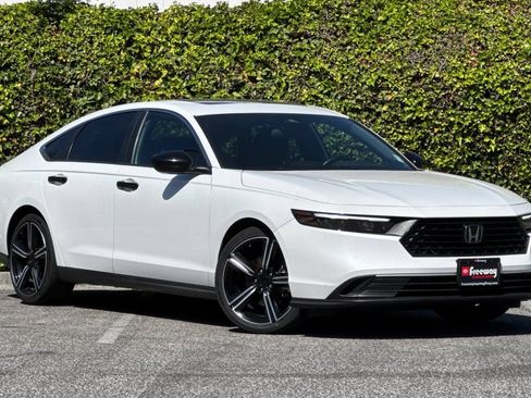 Used 2024 Honda Accord Sport image 2