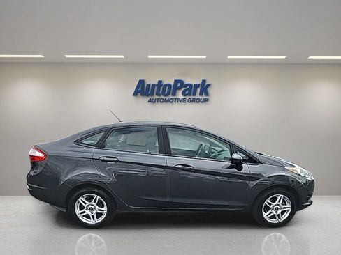 Used 2019 Ford Fiesta SE FWD image 9