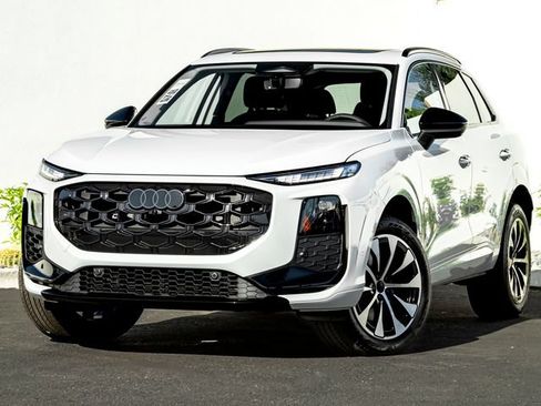 New 2026 Audi Q3 quattro 2.0T AWD/4WD image 1