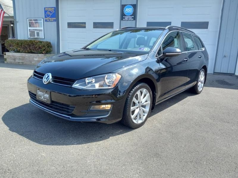 Used 2017 Volkswagen Golf SE FWD image 1
