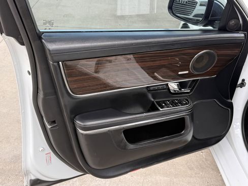 Used 2012 Jaguar XJ L RWD image 19
