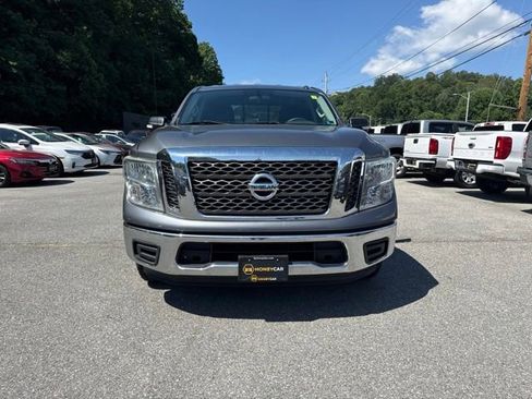 Used 2017 Nissan Titan SV RWD image 2