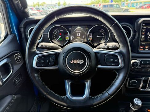 Used 2023 Jeep Wrangler Unlimited Sahara w/ Cold Weather Group AWD/4WD image 19