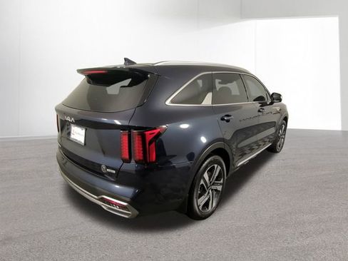 Used 2023 Kia Sorento EX image 13