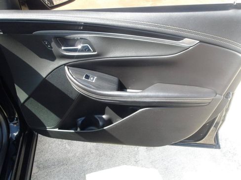 Used 2019 Chevrolet Impala LT FWD image 9