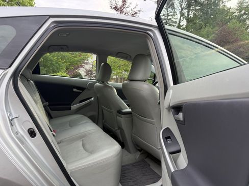 Used 2010 Toyota Prius Five w/ Navigation Pkg FWD image 16