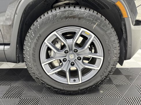 Used 2024 Rivian R1S Adventure image 11