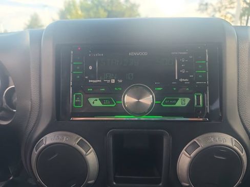 Used 2013 Jeep Wrangler Sport AWD/4WD image 22