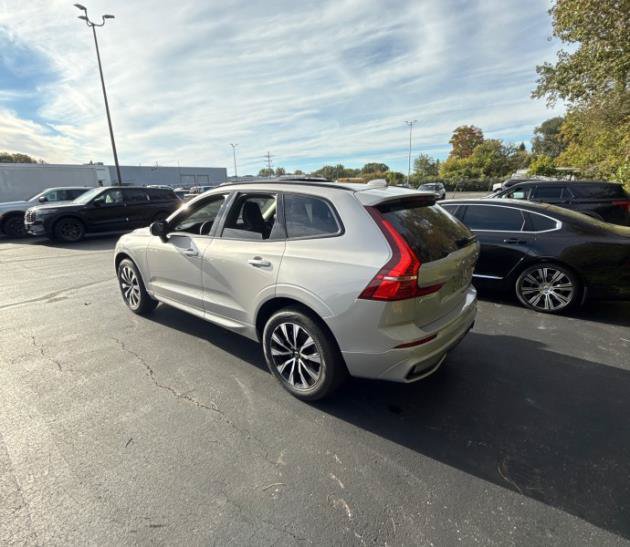 Used 2024 Volvo XC60 B5 Core w/ Climate Package AWD/4WD image 4