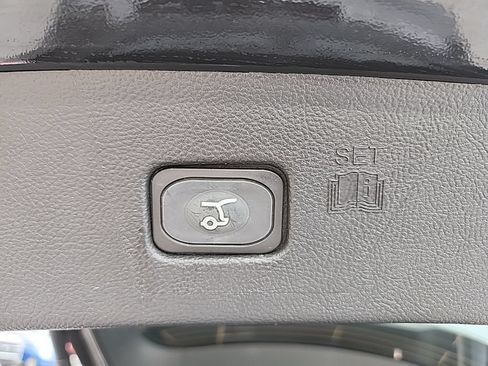Used 2024 Ford Edge Titanium AWD/4WD image 9