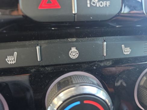 Used 2025 RAM 1500 Big Horn RWD image 24