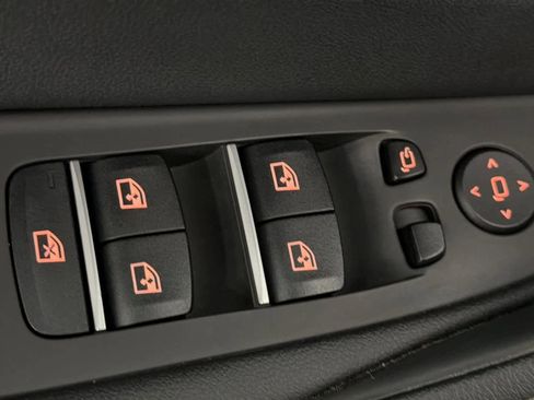 Used 2023 BMW 530e xDrive w/ Premium Package image 13