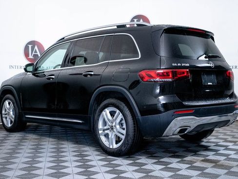 Used 2023 Mercedes-Benz GLB 250 4MATIC image 8