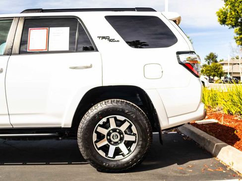 Used 2024 Toyota 4Runner TRD Off-Road Premium w/ Off Road Premium Plus Package image 7
