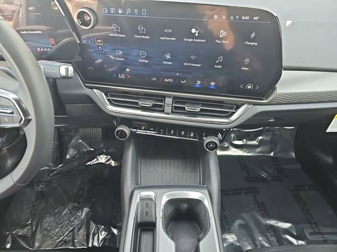 New 2026 Chevrolet Equinox EV LT image 19