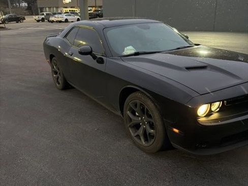 Used 2015 Dodge Challenger SXT Plus image 1