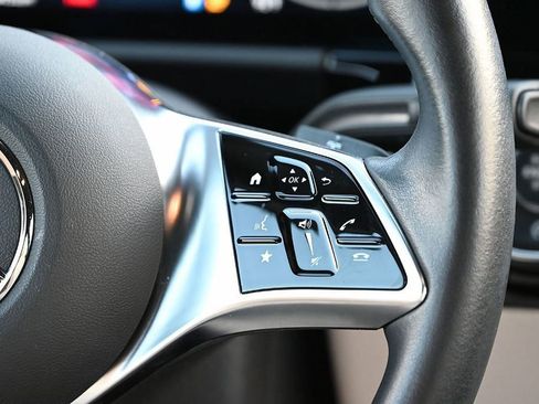 Certified 2025 Mercedes-Benz GLA 250 image 17