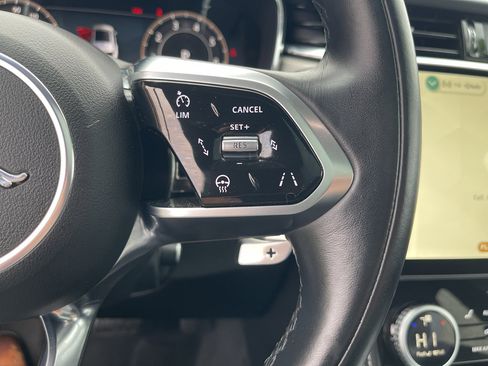 Used 2025 Jaguar F-PACE R-Dynamic S image 28